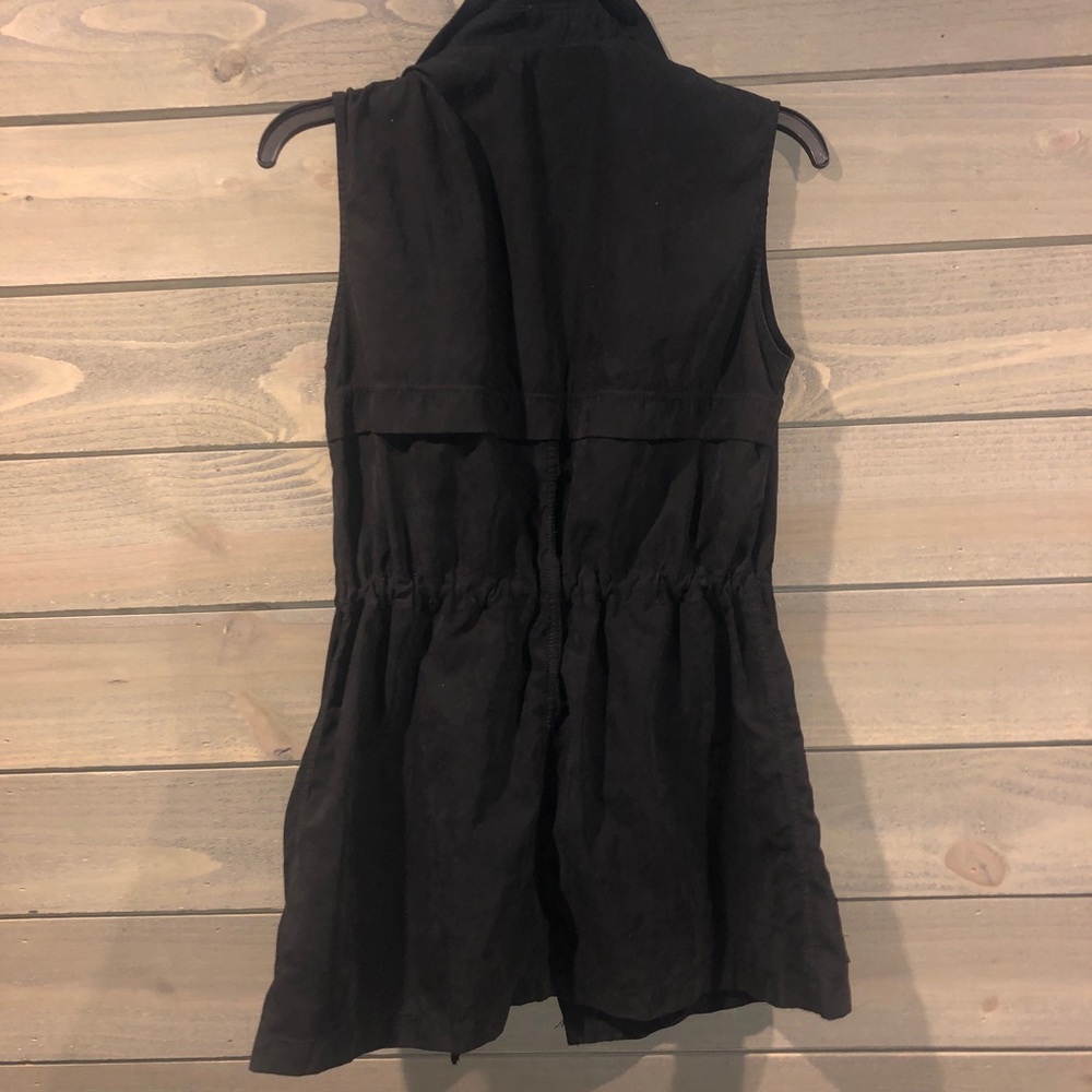 vest - Picture 2 of 2